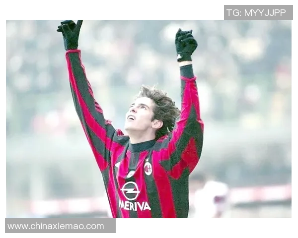 回顾02年传奇足球明星的辉煌时刻与影响力解析